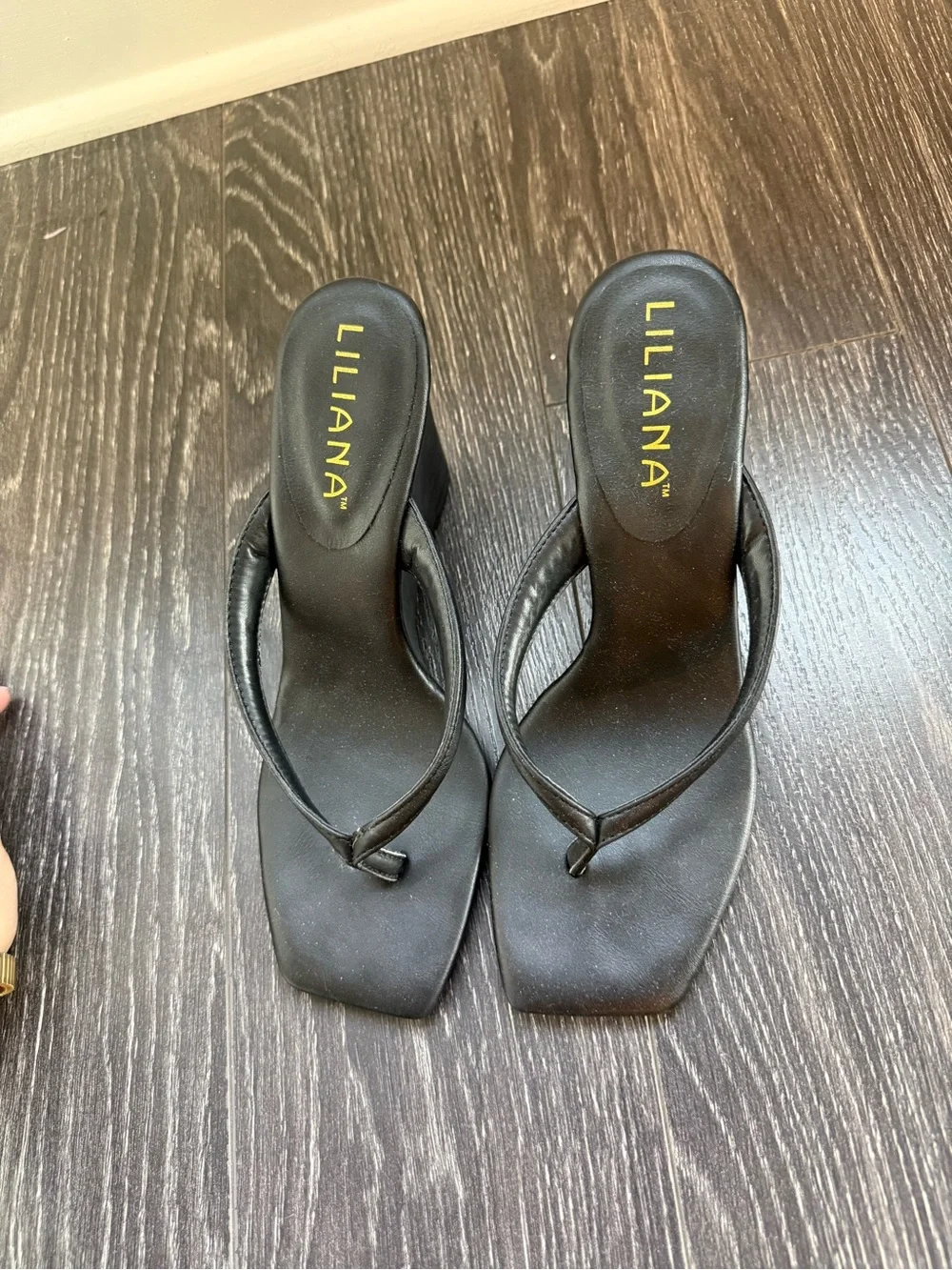 Liliana Black Square-Toe Thong Slide Heels